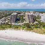 Newly Remodeled - Key Colony Apartment